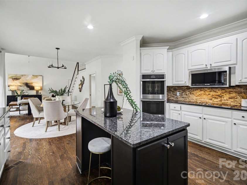 3839 Mountain Cove Drive, Charlotte, NC 28216.  MLS# CAR4352740, YatesRealty ID 11109. 