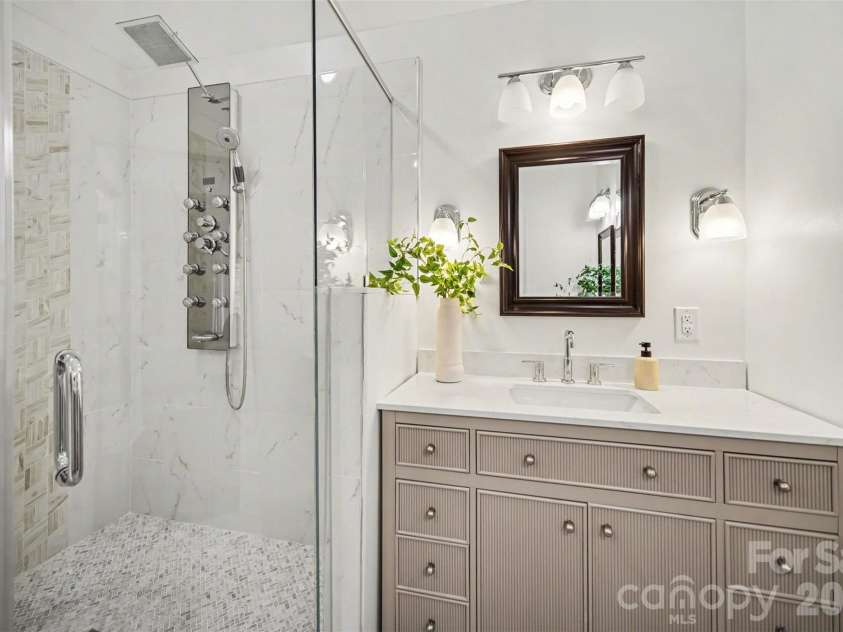 3839 Mountain Cove Drive, Charlotte, NC 28216.  MLS# CAR4352740, YatesRealty ID 11109. 