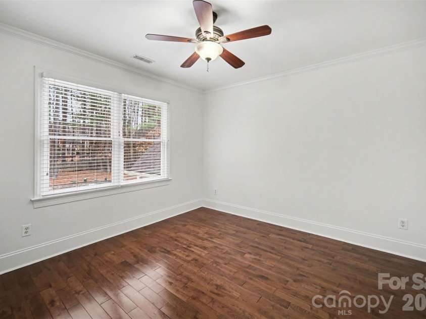 3839 Mountain Cove Drive, Charlotte, NC 28216.  MLS# CAR4352740, YatesRealty ID 11109. 
