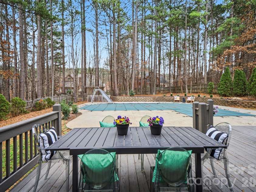 3839 Mountain Cove Drive, Charlotte, NC 28216.  MLS# CAR4352740, YatesRealty ID 11109. 
