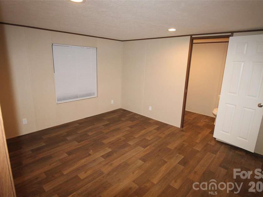 203 Ratchford Farm Road, Gastonia, NC 28056.  MLS# CAR4317730, YatesRealty ID 1111. 