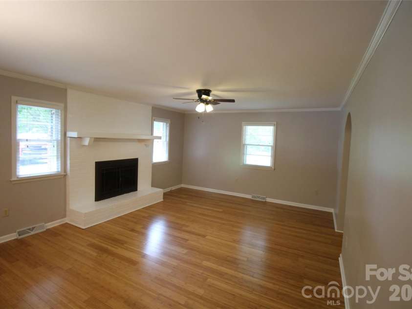 203 Ratchford Farm Road, Gastonia, NC 28056.  MLS# CAR4317730, YatesRealty ID 1111. 