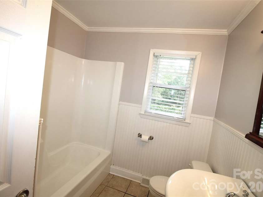 203 Ratchford Farm Road, Gastonia, NC 28056.  MLS# CAR4317730, YatesRealty ID 1111. 