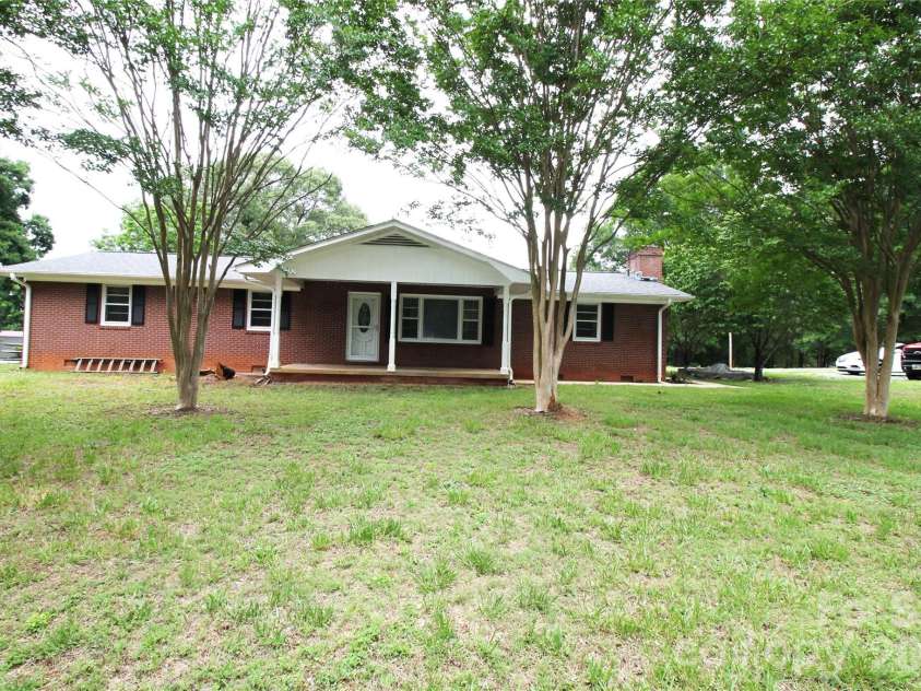 203 Ratchford Farm Road, Gastonia, NC 28056.  MLS# CAR4317730, YatesRealty ID 1111. 