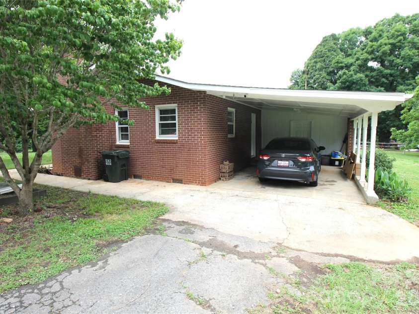 203 Ratchford Farm Road, Gastonia, NC 28056.  MLS# CAR4317730, YatesRealty ID 1111. 