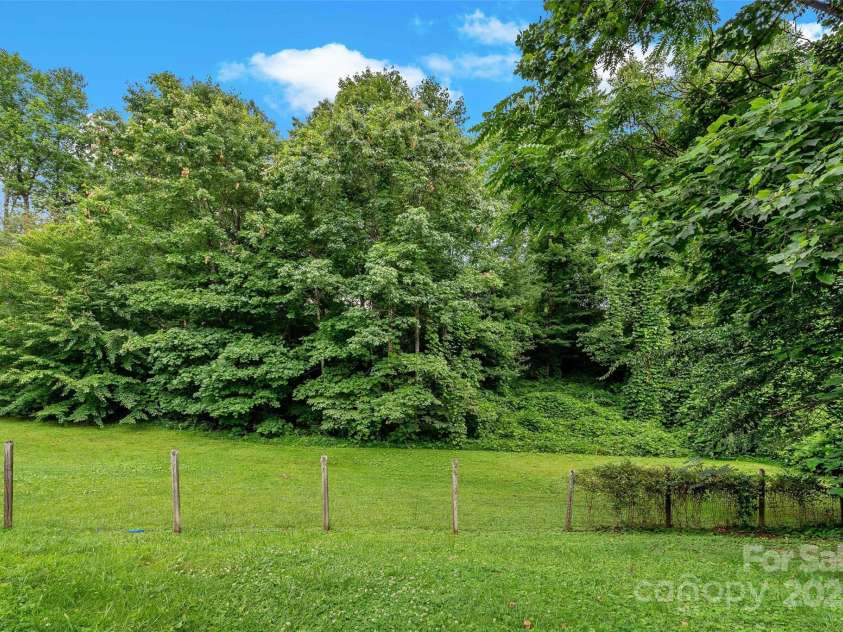 2526 Hankins Road, Marion, NC 28752.  MLS# CAR4270762, YatesRealty ID 1111. Expansive Side Yard 