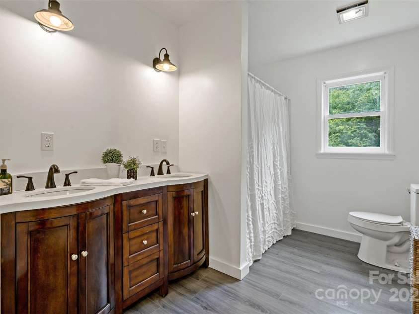 2526 Hankins Road, Marion, NC 28752.  MLS# CAR4270762, YatesRealty ID 1111. Owner BTH