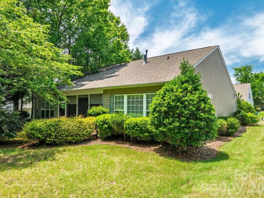13614 Cardinals Nest Drive, Charlotte, NC 28269.  MLS# CAR4388293, YatesRealty ID 11113. 