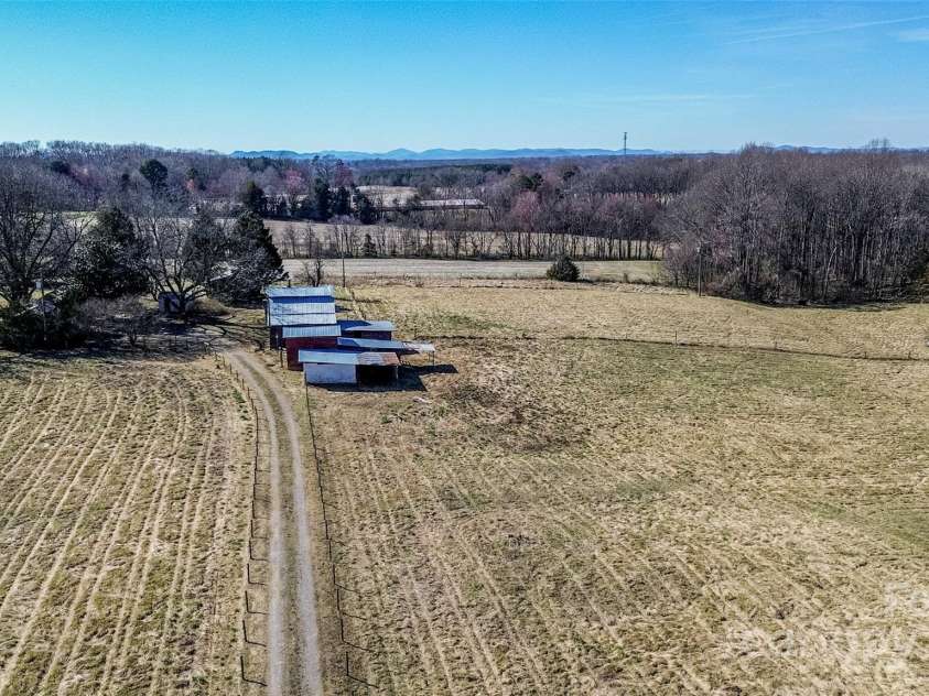 169 Eagle Mills Road, Harmony, NC 28634.  MLS# CAR4229073, YatesRealty ID 11113. 