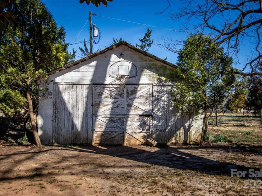 169 Eagle Mills Road, Harmony, NC 28634.  MLS# CAR4229073, YatesRealty ID 11113. 