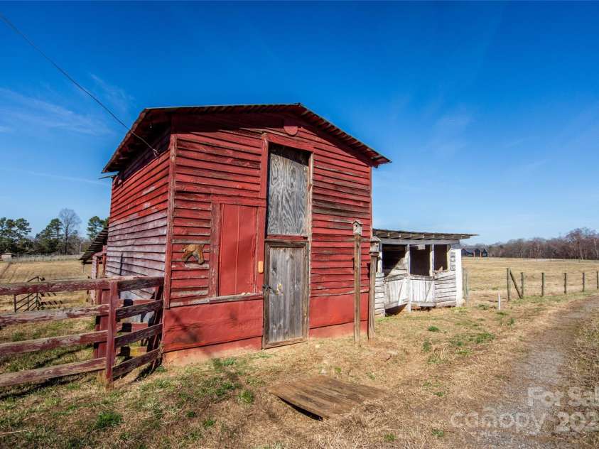 169 Eagle Mills Road, Harmony, NC 28634.  MLS# CAR4229073, YatesRealty ID 11113. Grainery