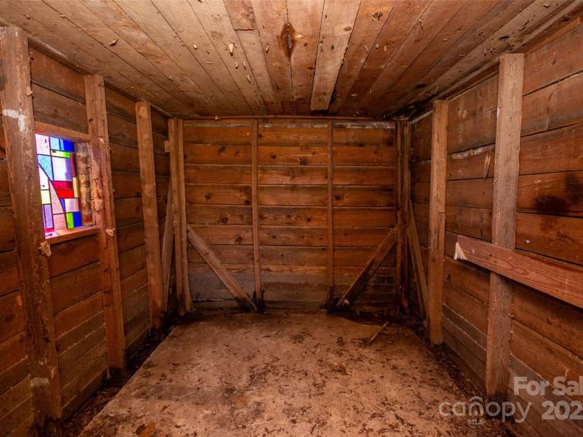 169 Eagle Mills Road, Harmony, NC 28634.  MLS# CAR4229073, YatesRealty ID 11113. Inside small brick office building