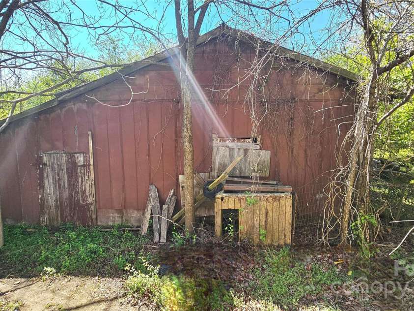 1116 Medlin Road, Monroe, NC 28112.  MLS# CAR4225247, YatesRealty ID 11114. 