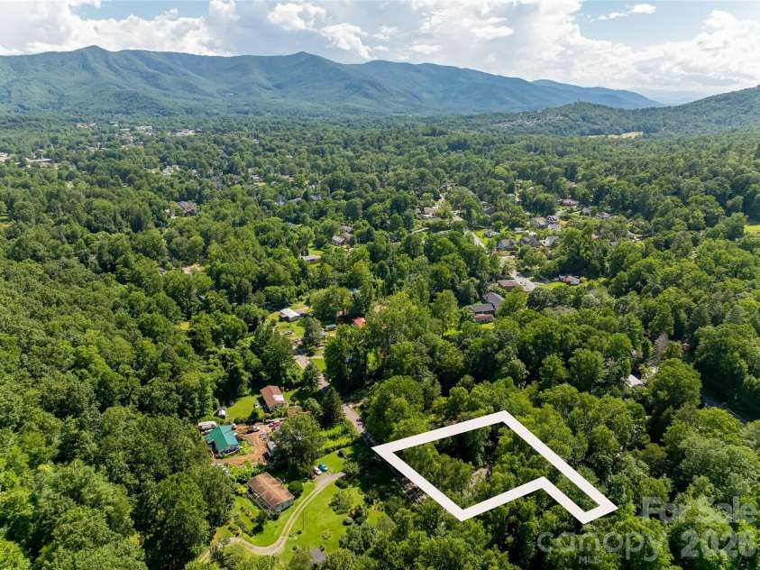 321 Flat Creek Road, Black Mountain, NC 28711.  MLS# CAR4341031, YatesRealty ID 11114. 