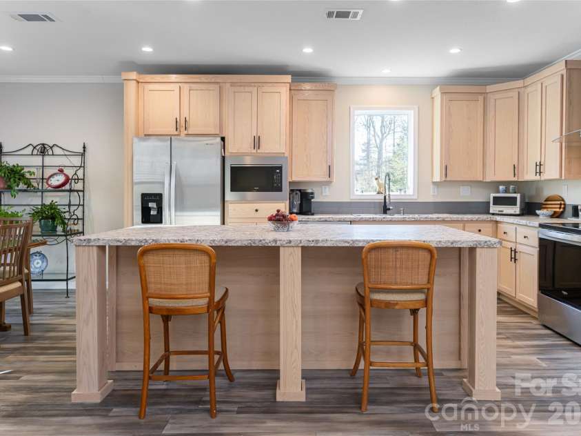 321 Flat Creek Road, Black Mountain, NC 28711.  MLS# CAR4341031, YatesRealty ID 11114. 