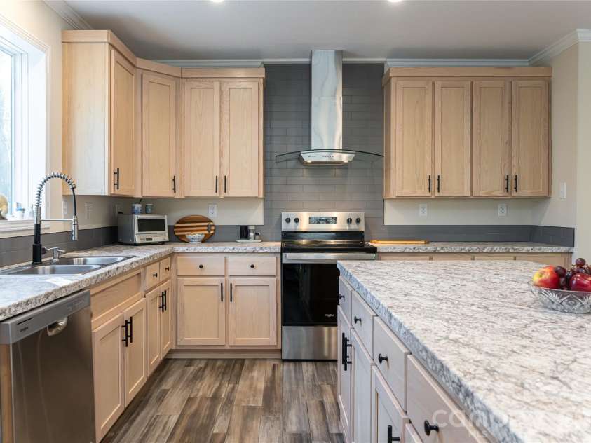 321 Flat Creek Road, Black Mountain, NC 28711.  MLS# CAR4341031, YatesRealty ID 11114. 