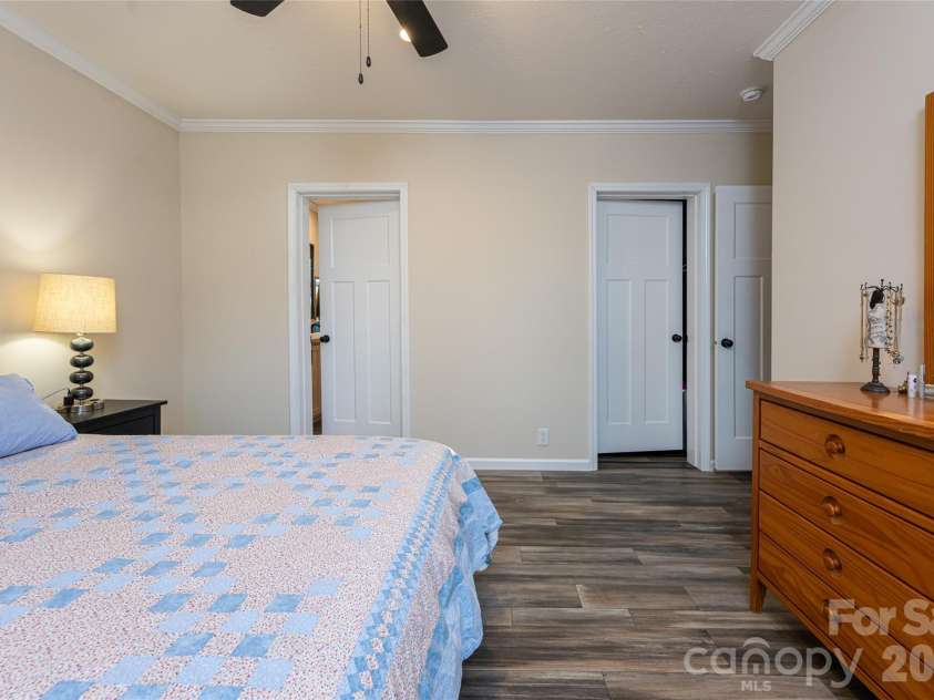 321 Flat Creek Road, Black Mountain, NC 28711.  MLS# CAR4341031, YatesRealty ID 11114. 