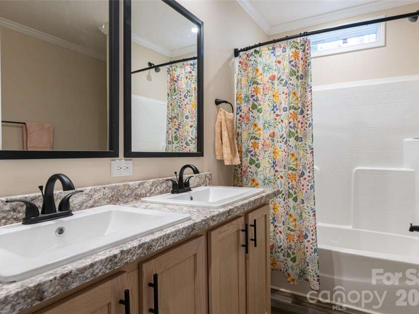 321 Flat Creek Road, Black Mountain, NC 28711.  MLS# CAR4341031, YatesRealty ID 11114. 