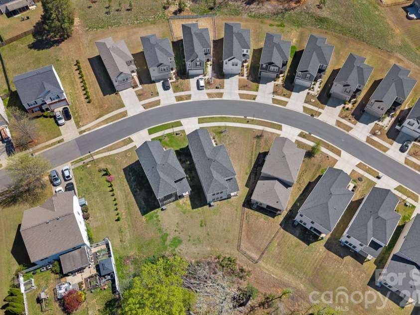 11935 Red Leaf Drive, Charlotte, NC 28215.  MLS# CAR4361968, YatesRealty ID 11115. 