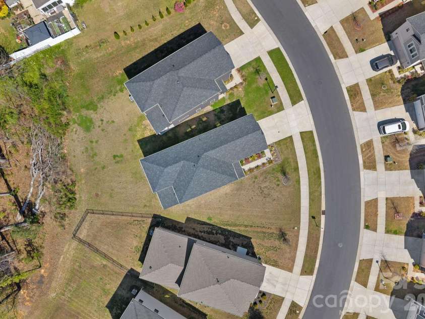 11935 Red Leaf Drive, Charlotte, NC 28215.  MLS# CAR4361968, YatesRealty ID 11115. 