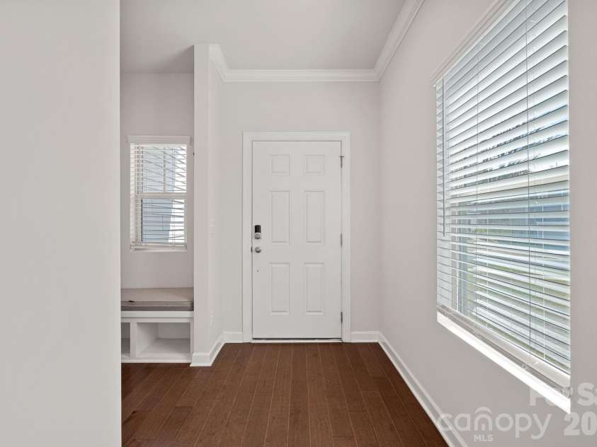 11935 Red Leaf Drive, Charlotte, NC 28215.  MLS# CAR4361968, YatesRealty ID 11115. Foyer