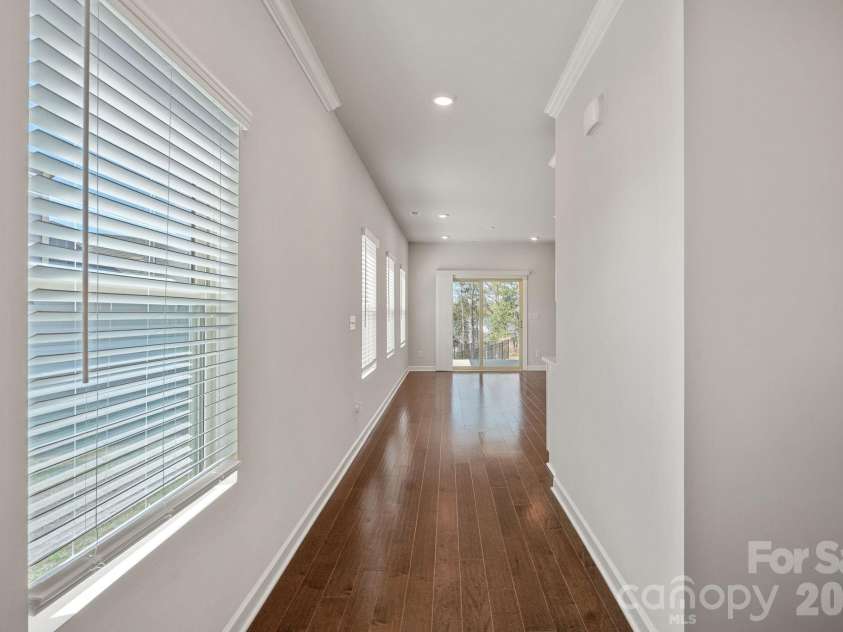11935 Red Leaf Drive, Charlotte, NC 28215.  MLS# CAR4361968, YatesRealty ID 11115. Long Entry