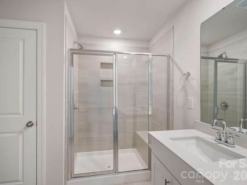 11935 Red Leaf Drive, Charlotte, NC 28215.  MLS# CAR4361968, YatesRealty ID 11115. Primary Bath
