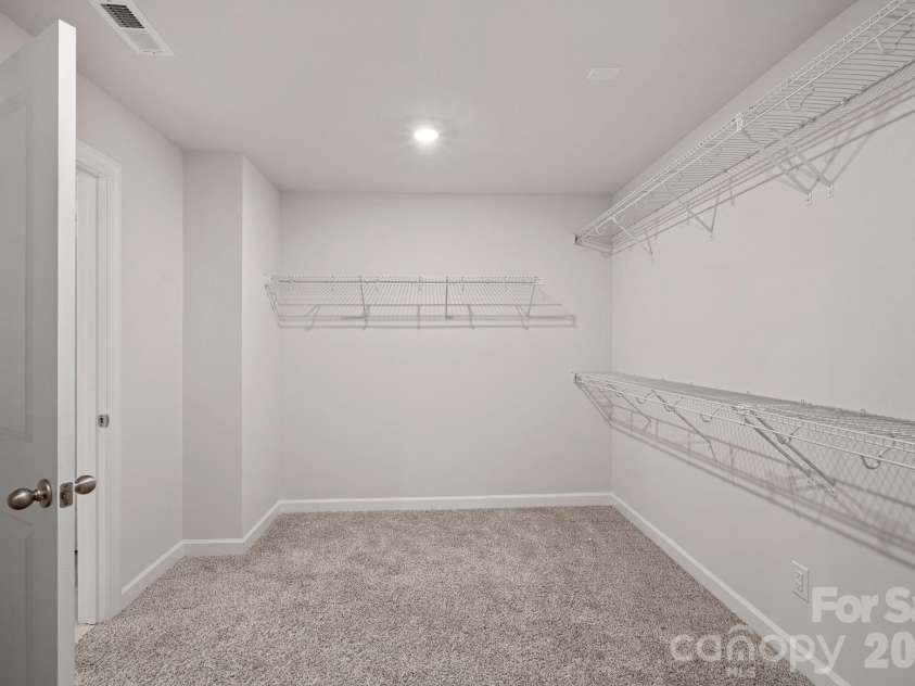 11935 Red Leaf Drive, Charlotte, NC 28215.  MLS# CAR4361968, YatesRealty ID 11115. Primary Closet