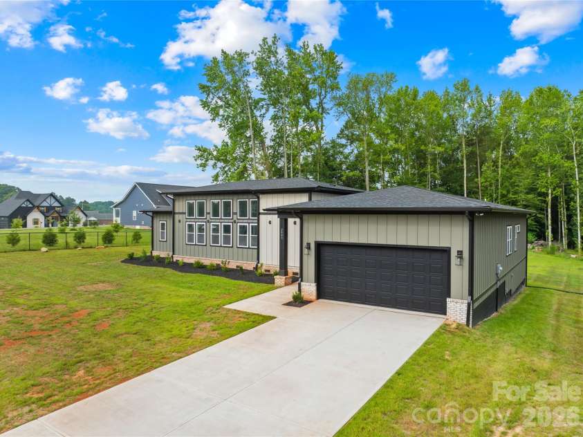 2003 Plain Field Drive, Bessemer City, NC 28016.  MLS# CAR4400500, YatesRealty ID 11116. 