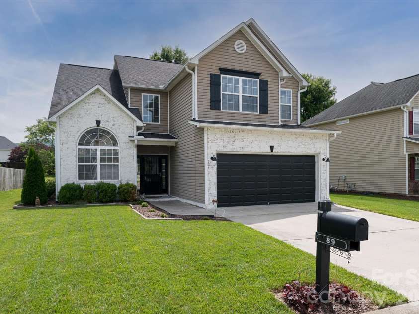 89 Woodfern Road, Fletcher, NC 28732.  MLS# CAR4399752, YatesRealty ID 11117. 