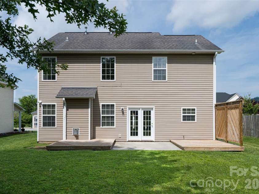 89 Woodfern Road, Fletcher, NC 28732.  MLS# CAR4399752, YatesRealty ID 11117. 