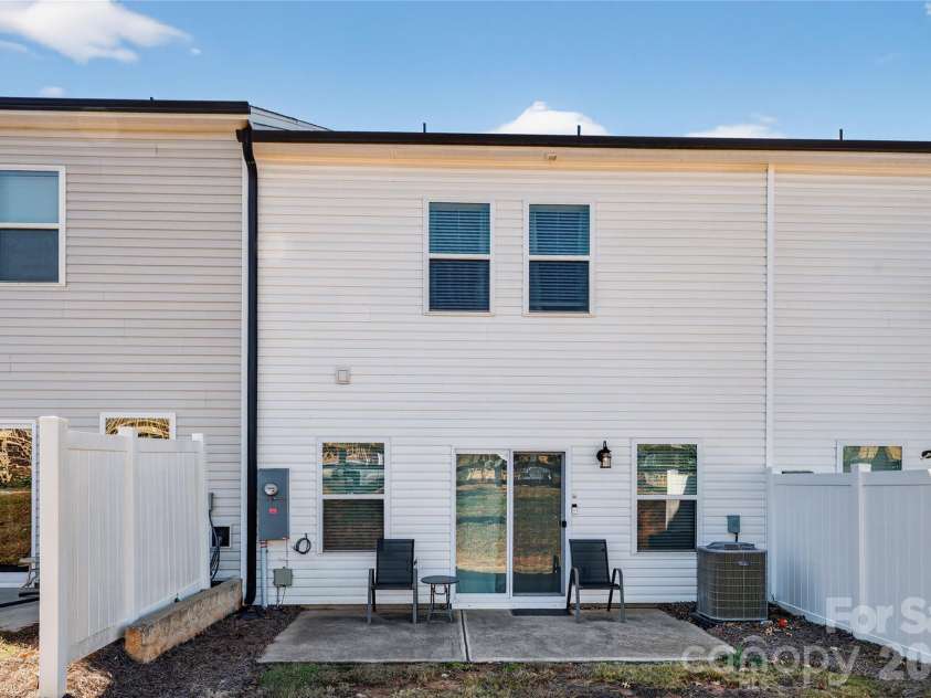 13008 Suncreek Terrace, Charlotte, NC 28214.  MLS# CAR4338560, YatesRealty ID 11118. 