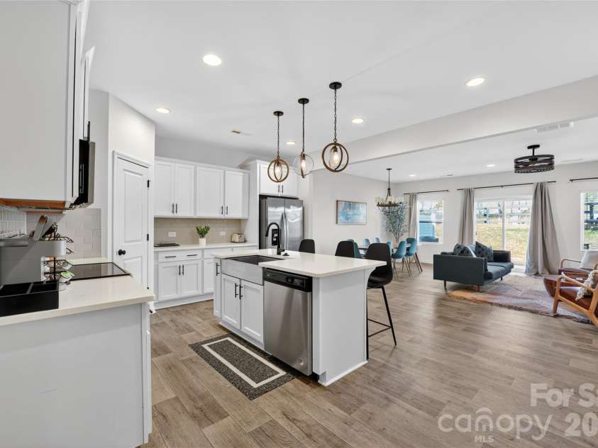 13008 Suncreek Terrace, Charlotte, NC 28214.  MLS# CAR4338560, YatesRealty ID 11118. 