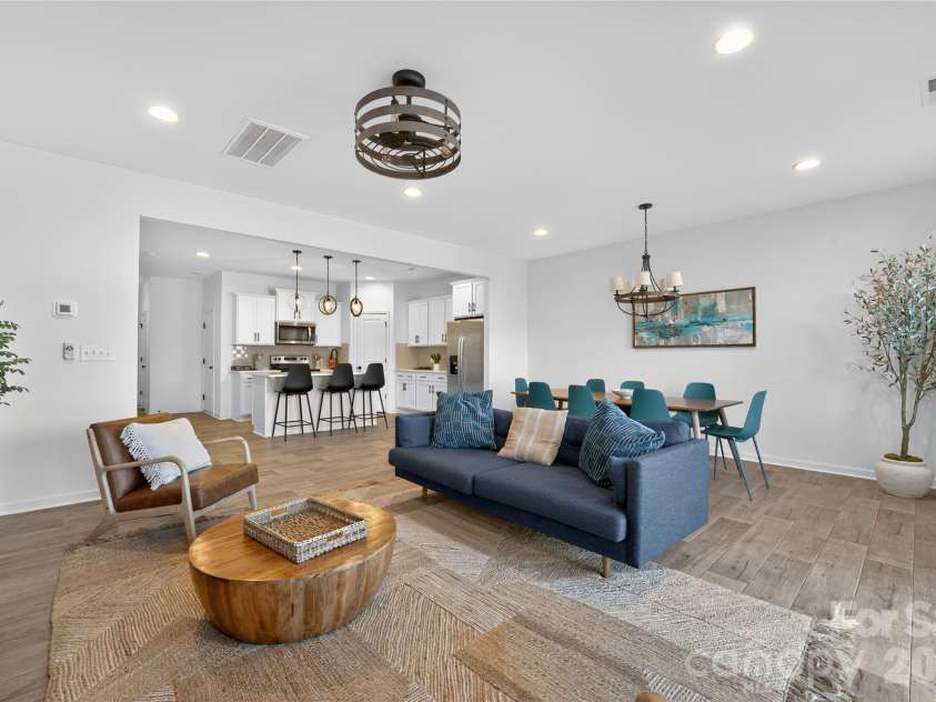 13008 Suncreek Terrace, Charlotte, NC 28214.  MLS# CAR4338560, YatesRealty ID 11118. 