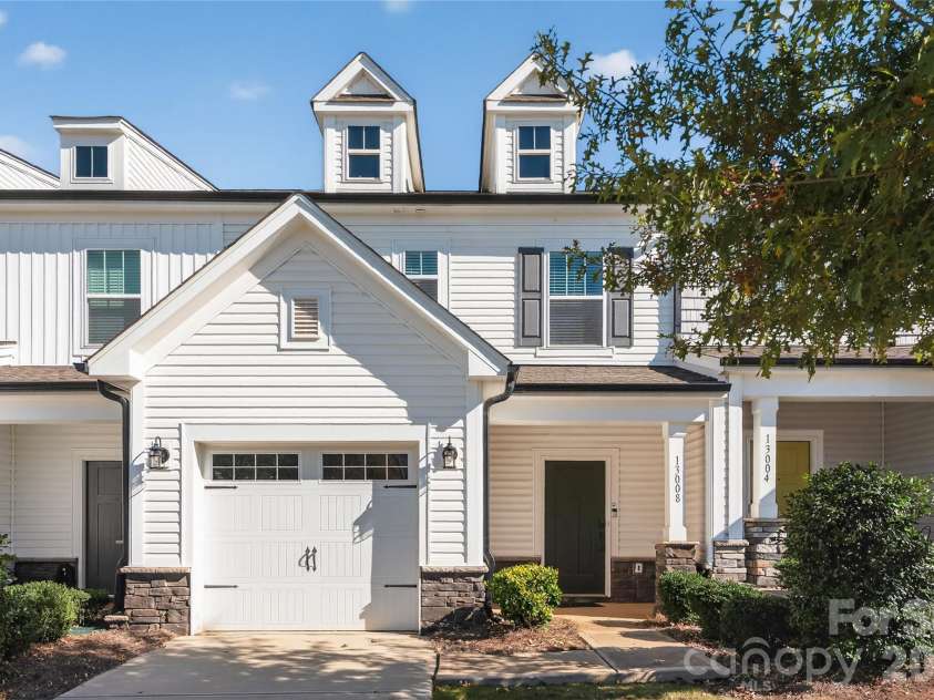 13008 Suncreek Terrace, Charlotte, NC 28214.  MLS# CAR4338560, YatesRealty ID 11118. 