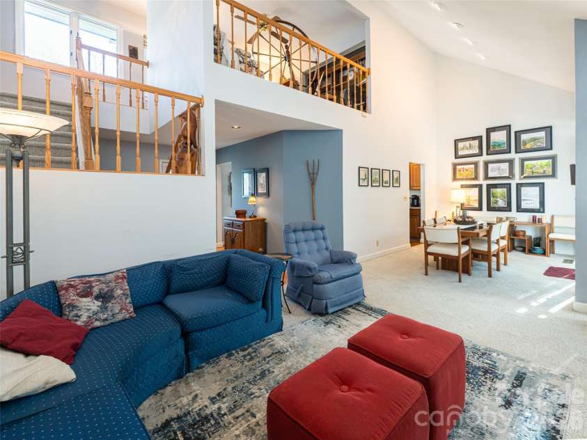 2 Bent Tree Drive, Asheville, NC 28803.  MLS# CAR4335530, YatesRealty ID 11119. 