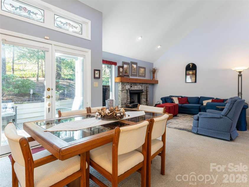 2 Bent Tree Drive, Asheville, NC 28803.  MLS# CAR4335530, YatesRealty ID 11119. 