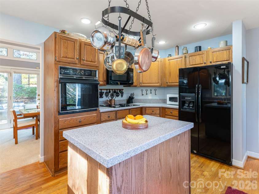 2 Bent Tree Drive, Asheville, NC 28803.  MLS# CAR4335530, YatesRealty ID 11119. 