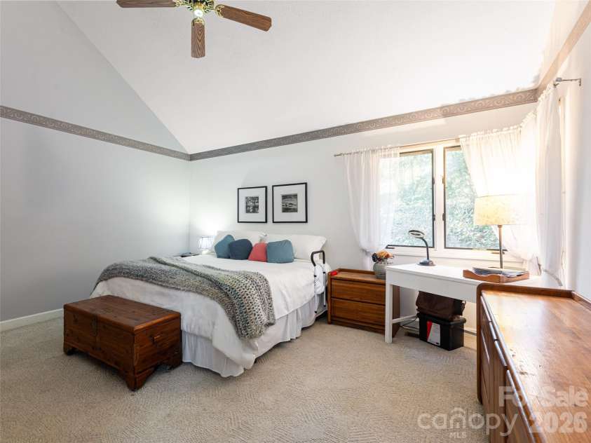 2 Bent Tree Drive, Asheville, NC 28803.  MLS# CAR4335530, YatesRealty ID 11119. 