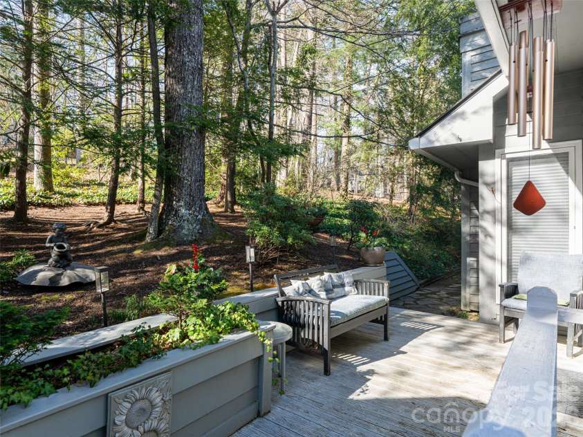 2 Bent Tree Drive, Asheville, NC 28803.  MLS# CAR4335530, YatesRealty ID 11119. 