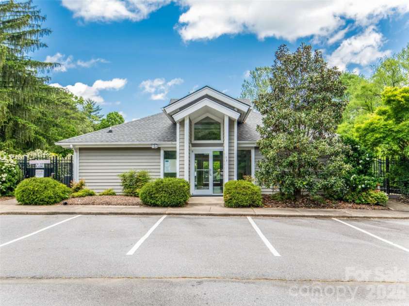 2 Bent Tree Drive, Asheville, NC 28803.  MLS# CAR4335530, YatesRealty ID 11119. Community clubhouse