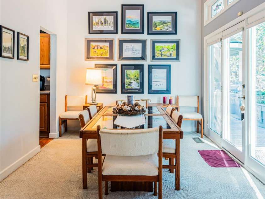 2 Bent Tree Drive, Asheville, NC 28803.  MLS# CAR4335530, YatesRealty ID 11119. Dining area