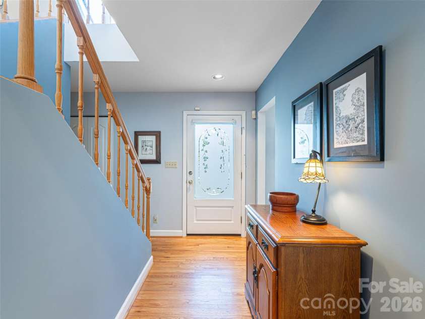 2 Bent Tree Drive, Asheville, NC 28803.  MLS# CAR4335530, YatesRealty ID 11119. Large Foyer