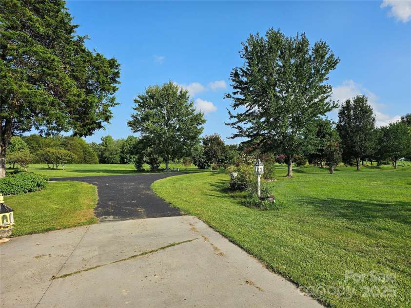 130 Scism Road, Kings Mountain, NC 28086.  MLS# CAR4226300, YatesRealty ID 1112. 