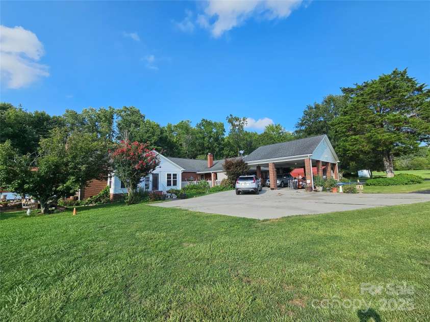 130 Scism Road, Kings Mountain, NC 28086.  MLS# CAR4226300, YatesRealty ID 1112. 