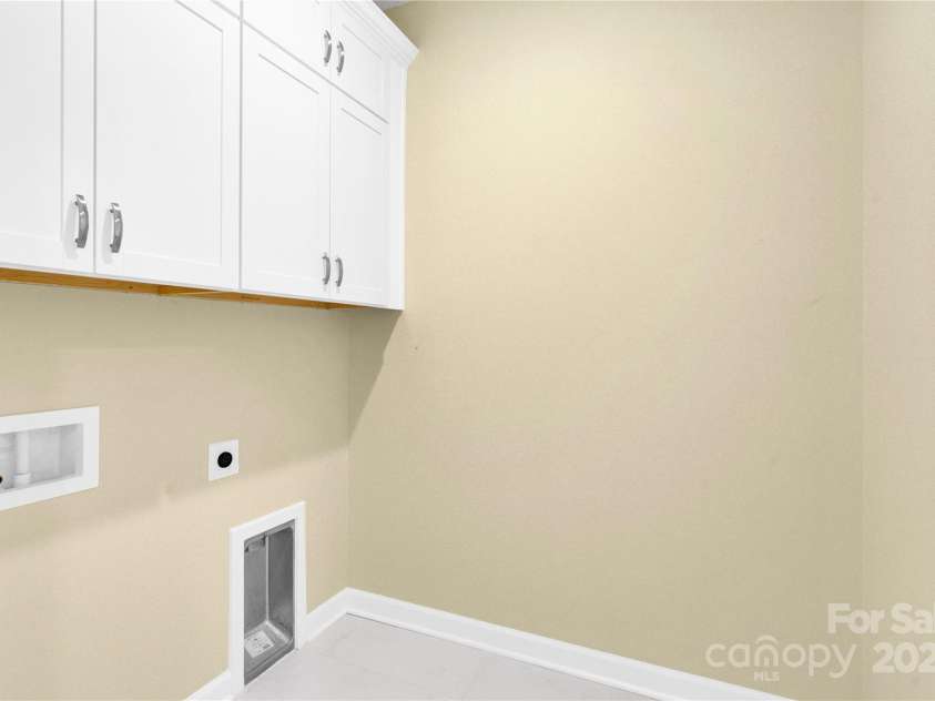 3005 Striped Maple Court, Charlotte, NC 28215.  MLS# CAR4328834, YatesRealty ID 1112. 