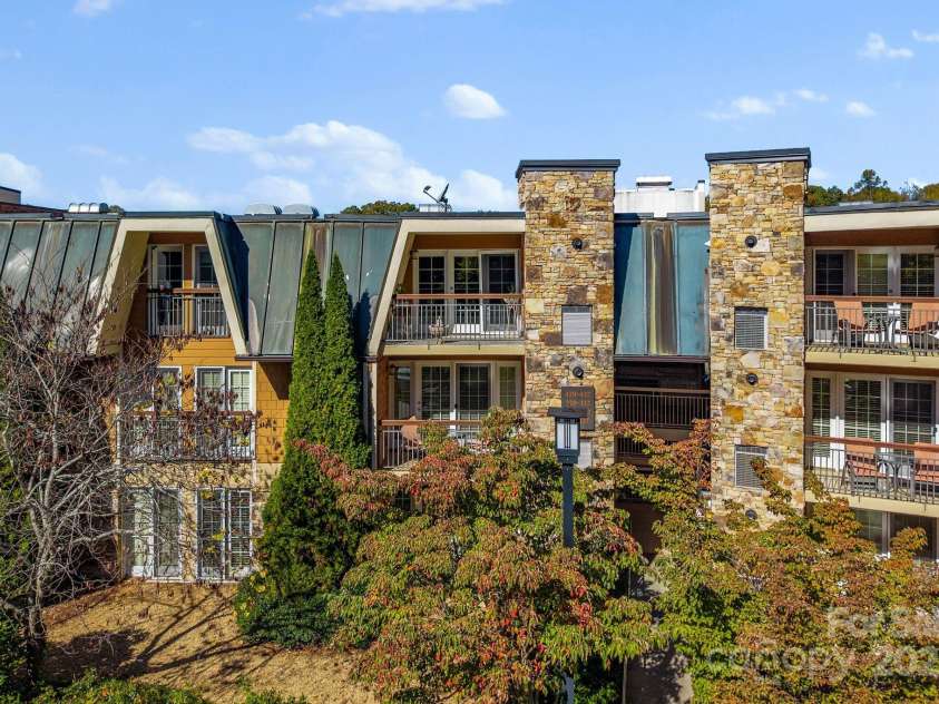 429 Bowling Park Road, Asheville, NC 28803.  MLS# CAR4314459, YatesRealty ID 1112. 