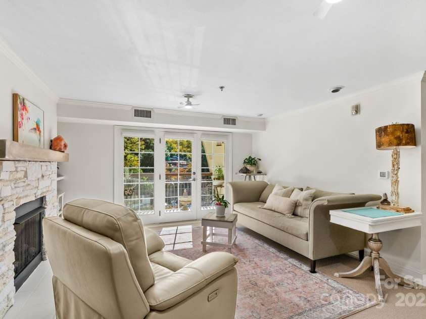 429 Bowling Park Road, Asheville, NC 28803.  MLS# CAR4314459, YatesRealty ID 1112. 