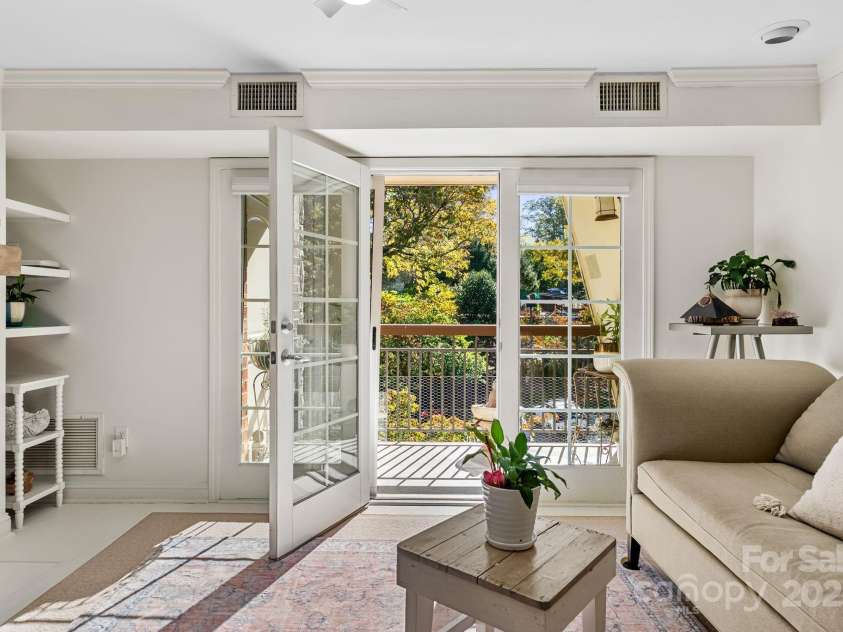 429 Bowling Park Road, Asheville, NC 28803.  MLS# CAR4314459, YatesRealty ID 1112. 