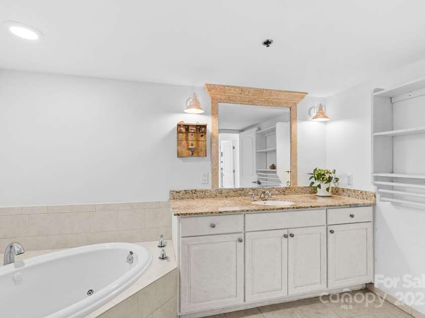 429 Bowling Park Road, Asheville, NC 28803.  MLS# CAR4314459, YatesRealty ID 1112. 